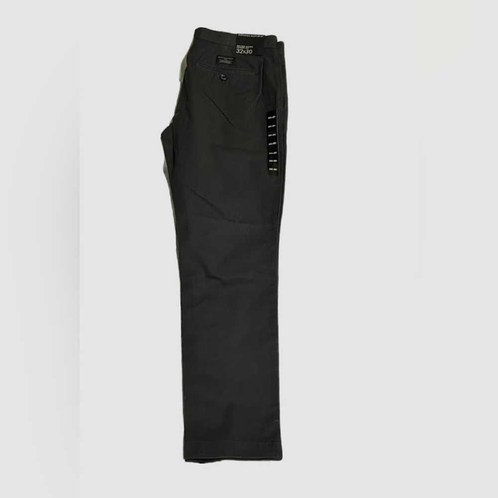 NWT Banana Republic Men’s chinos size 32/30 ✨PRICE DROP✨